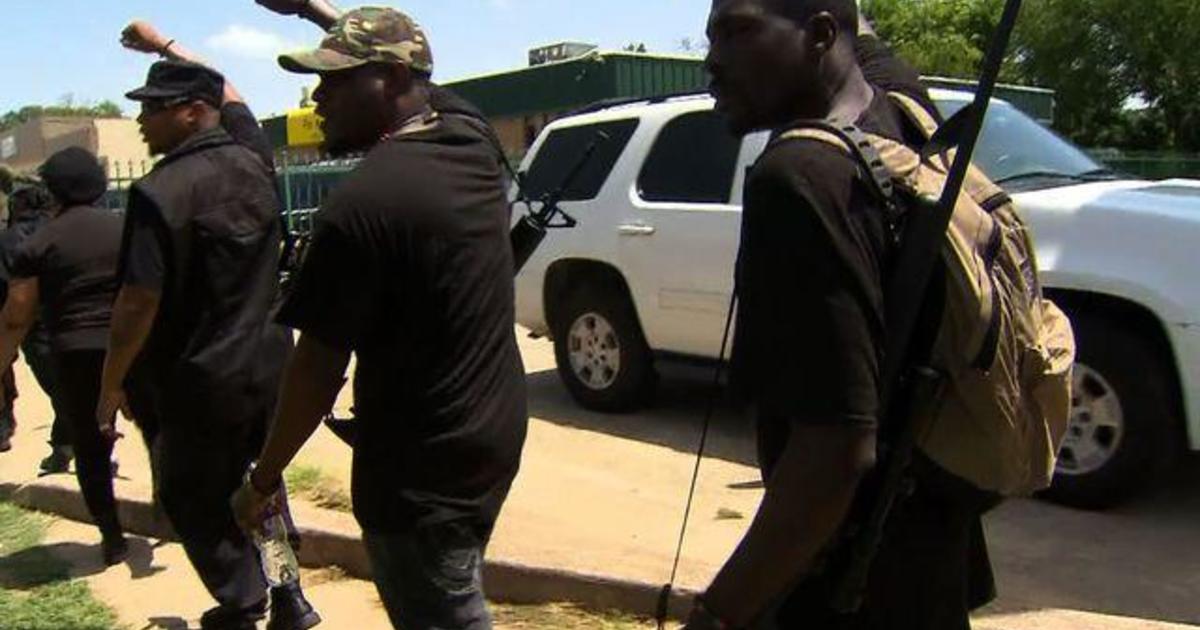 Armed Texas protesters call for end to police
shootings 1 Armed Texas protesters call for end to police
shootings 1