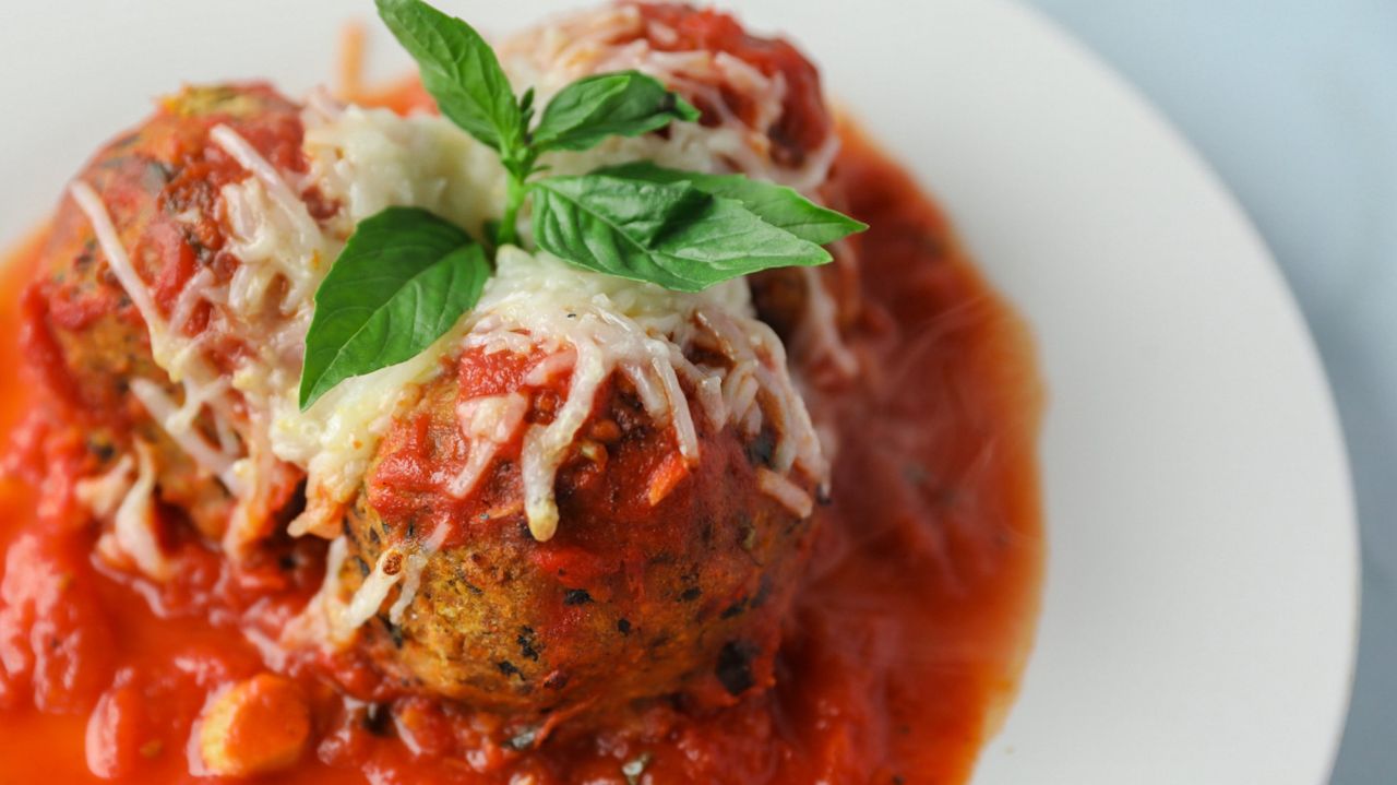 Umberto's opens take-out-and-delivery-only location in
Oyster Bay 1