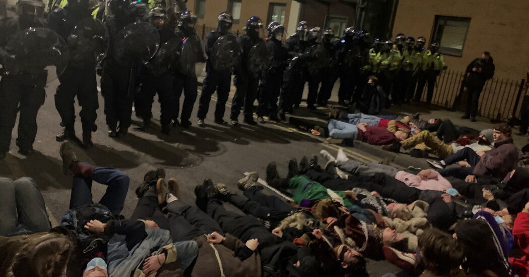 14 Arrested at Protest Over U.K. Policing Bill 1