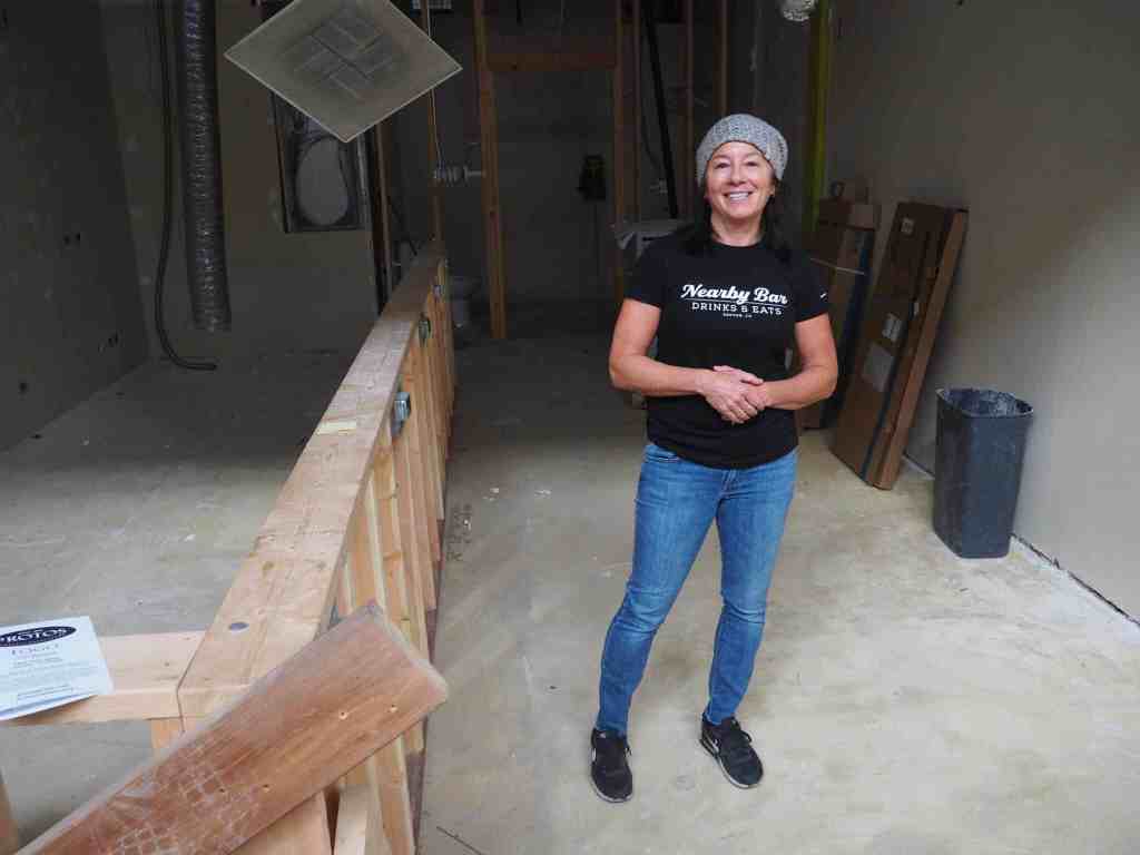 Proto’s Pizzeria owner opening old-school bar in adjacent
space along Platte 1