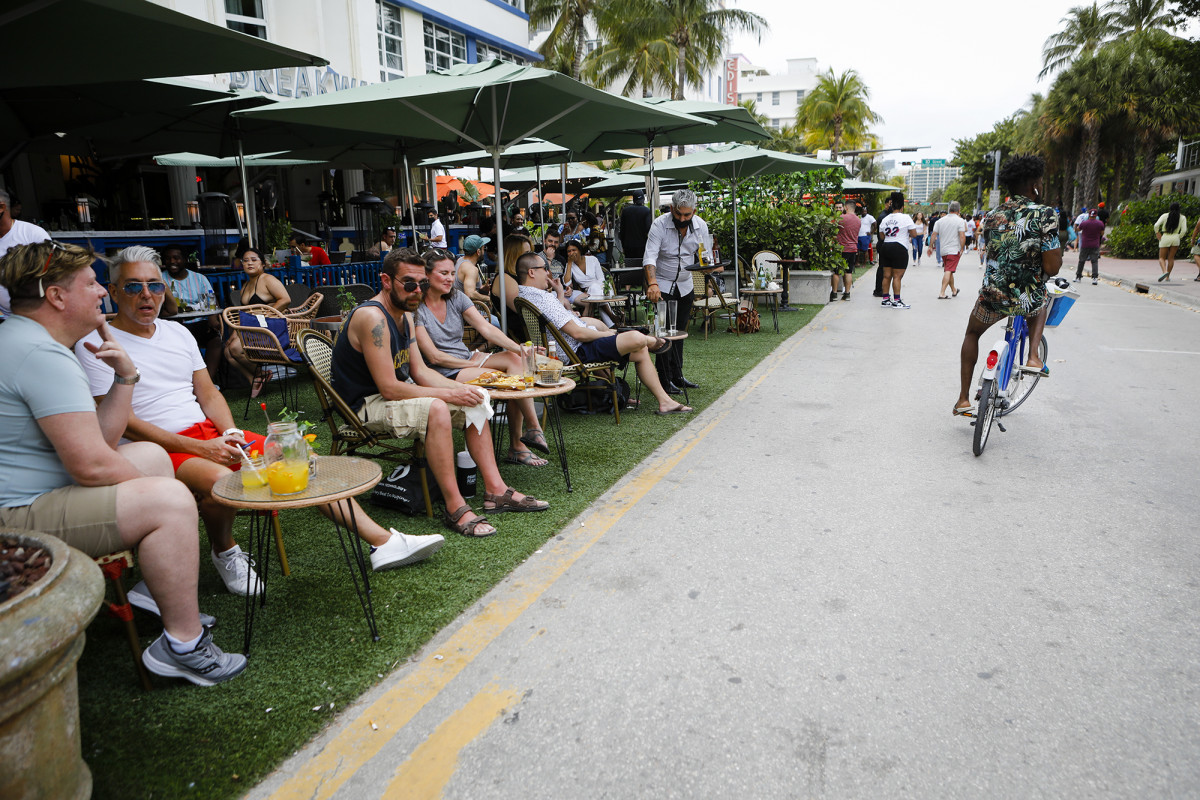 Spring breakers could spell ‘perfect storm’ for COVID-19
spread, expert warns 1