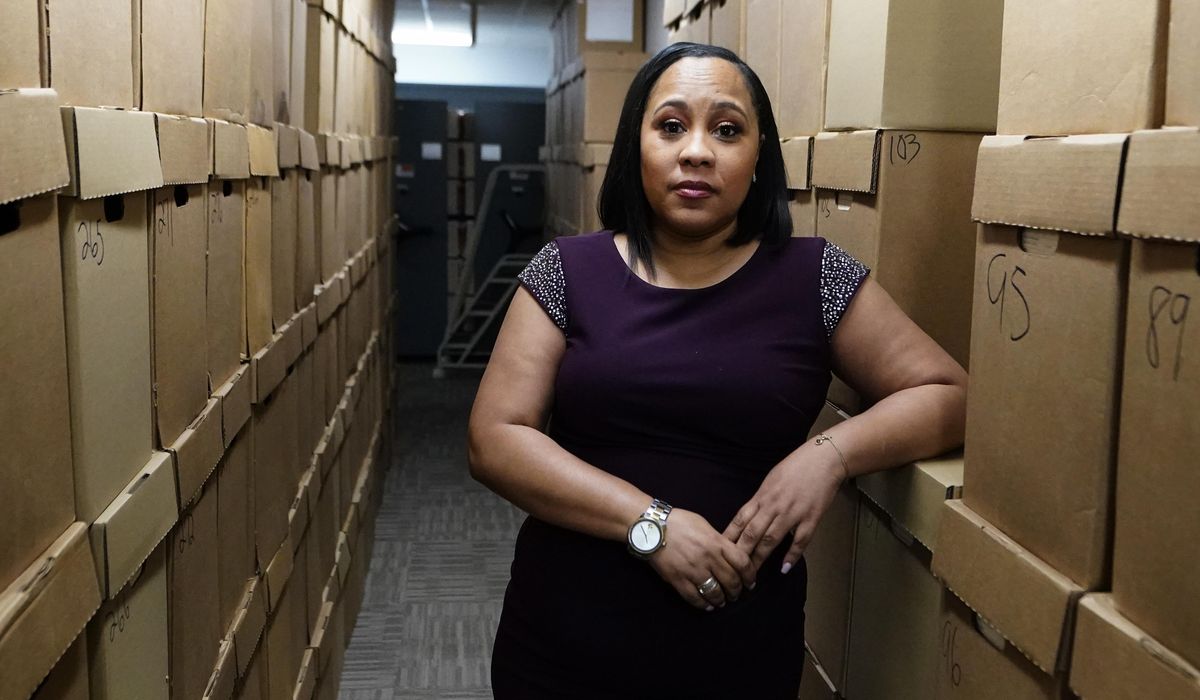 Atlanta DA asks court who should prosecute police
officers 1