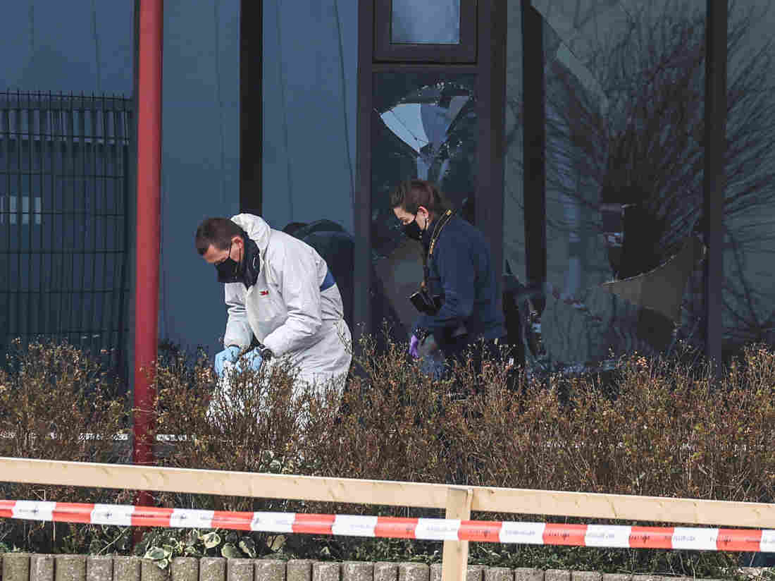 Explosion Outside Dutch Coronavirus Testing Site, Police
Say 1