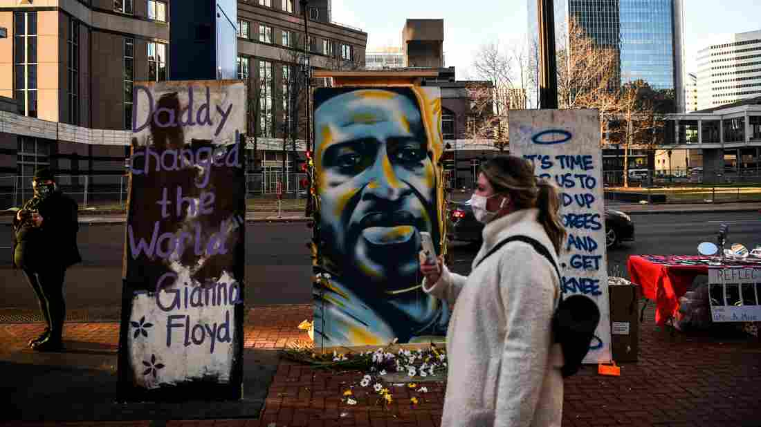 George Floyd Trial: Judge Postpones Jury Selection As
Murder-Charge Question Looms 1