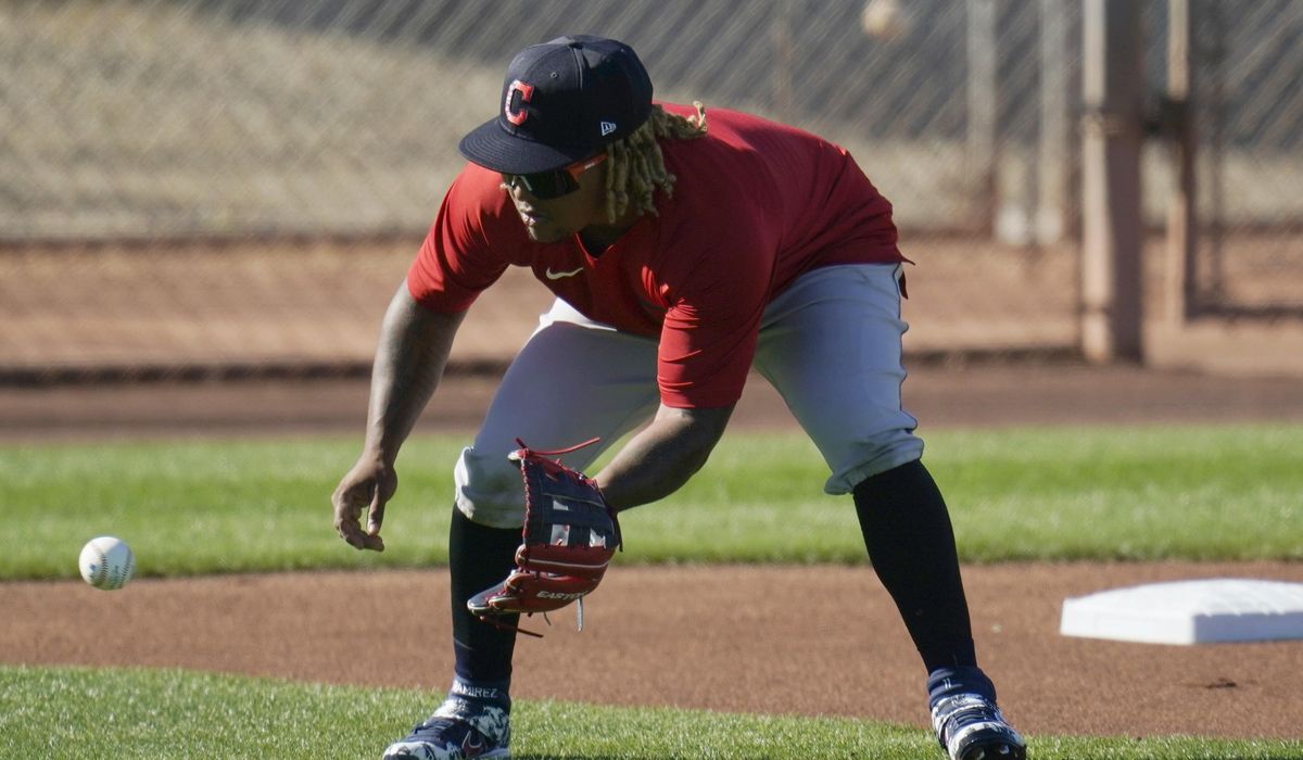 Indians' Ramirez, Reyes isolated after COVID-19
violations 1