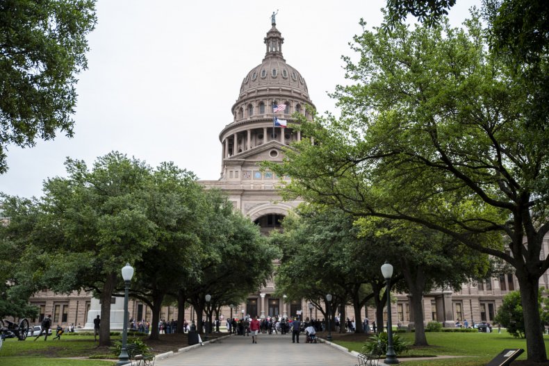 Infowars Supporters Interrupt Protest Against Plans to
Reopen Texas 1