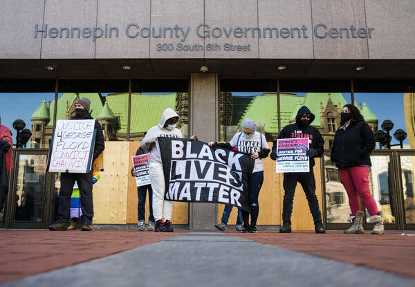 Minneapolis Abandons Plan to Pay Influencers During
Officers’ Trials 1