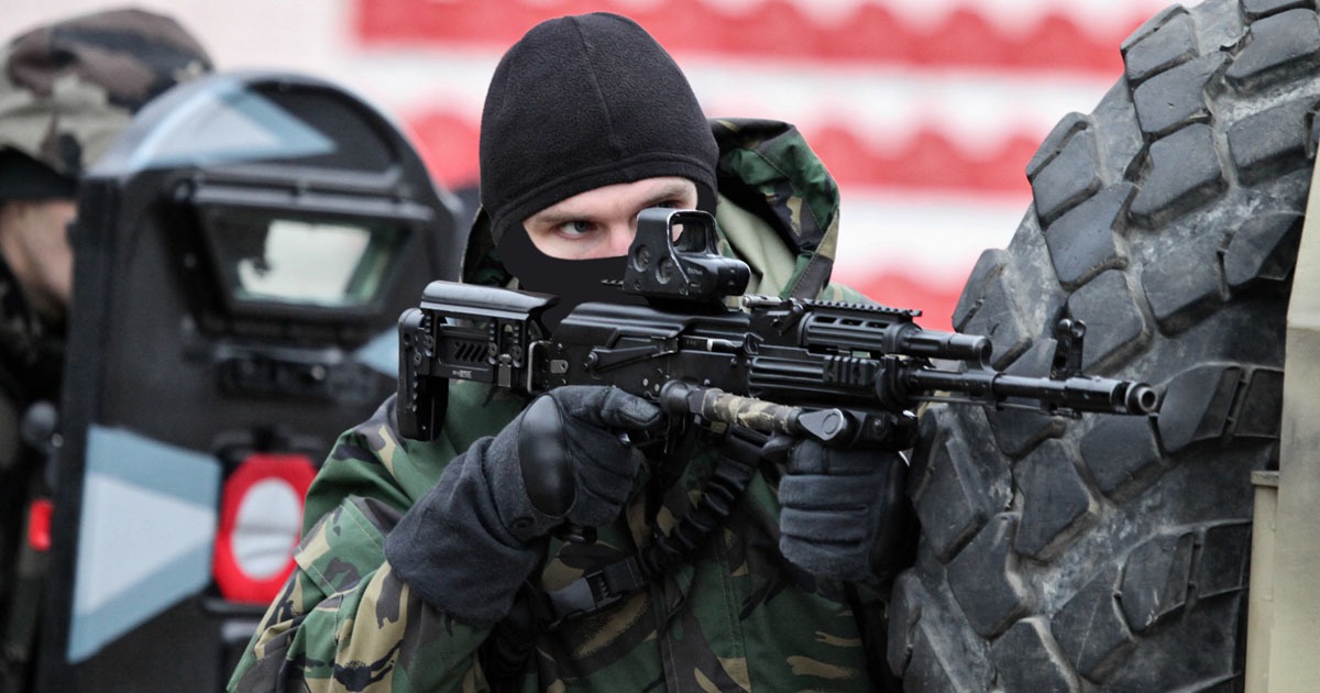 ‘NO EXPERIENCE REQUIRED’: Russian Riot Police Launch Sniper
Recruitment Ads Amid Rise in Left-Wing Protests 1