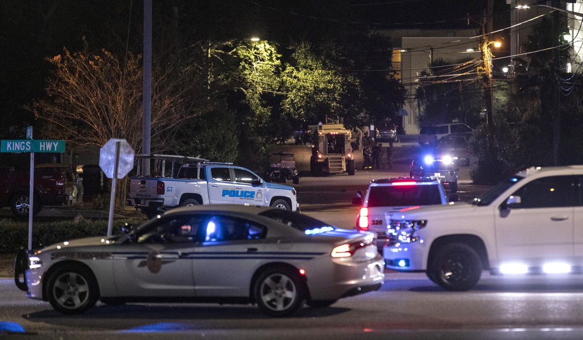 Slain officer was wounded for more than an hour before
help 1