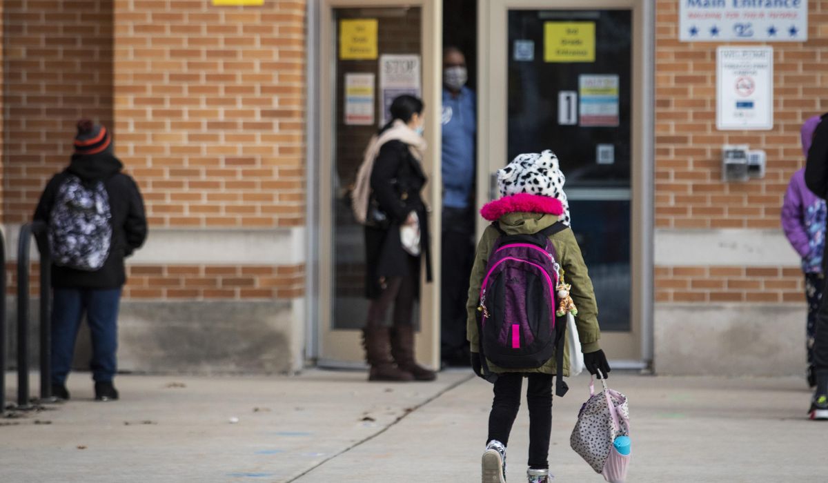 Chicago schools open doors to thousands more
students 1