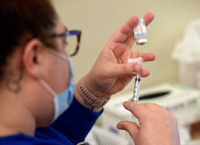Duke joins other colleges in requiring student vaccinations;
Alabama, Utah lift mask mandates. Latest COVID-19 updates 1