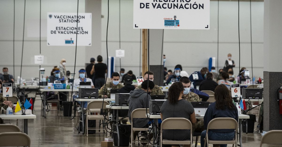 Third straight record-breaking COVID-19 vaccination day
sends Illinois shot total past 7 million 1