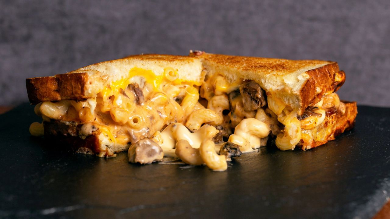 I Heart Mac & Cheese opens in Hauppauge 1