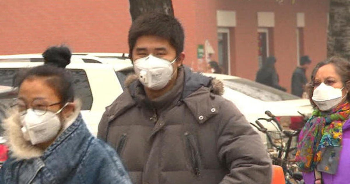 China shuts down businesses and schools due to smog 1