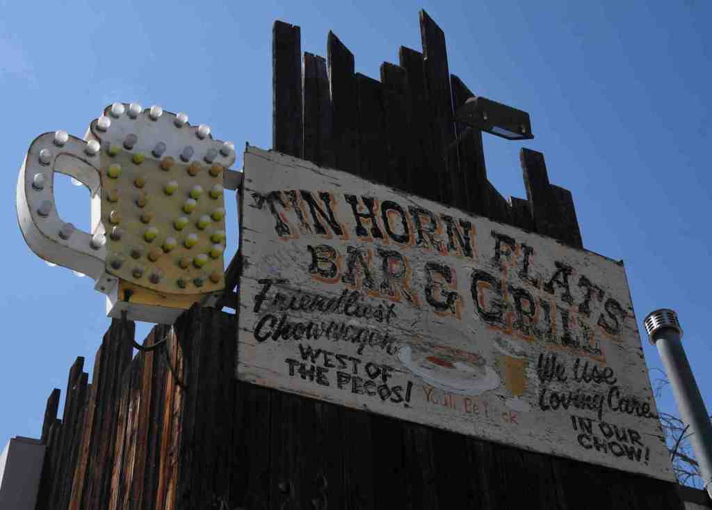 Protests continue as Burbank erects fence around bar closed
for defying COVID-19 mandates 1