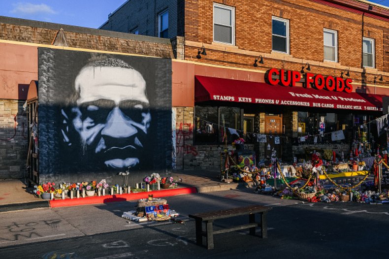 Cops Remained on Top of George Floyd During Examination at
Scene, EMT Says 1