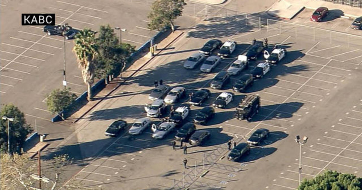 All schools closed in Los Angeles after security
threat 1