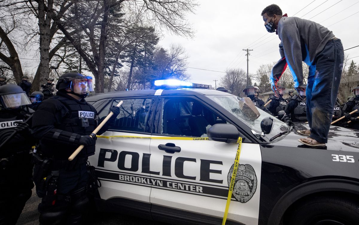Minnesota police shoot, kill man after traffic stop
incident; protests break out 1