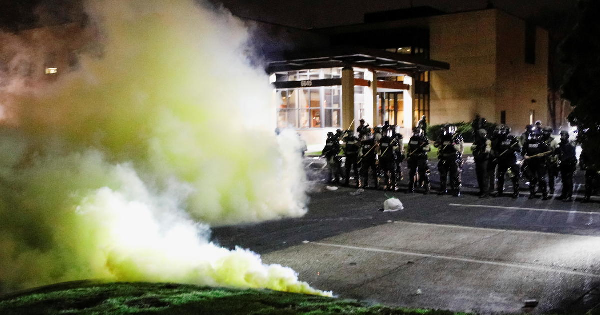 Live Updates: Protests after police shooting near
Minneapolis 1