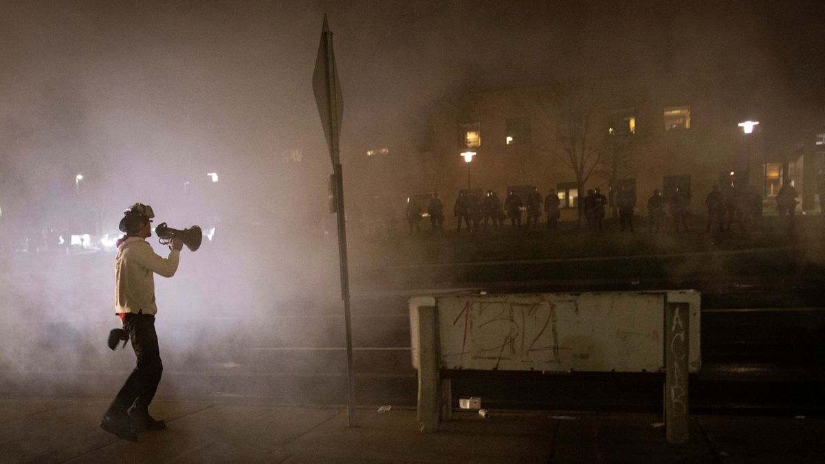 Fatal police shooting of man sparks protests in
Minnesota 1