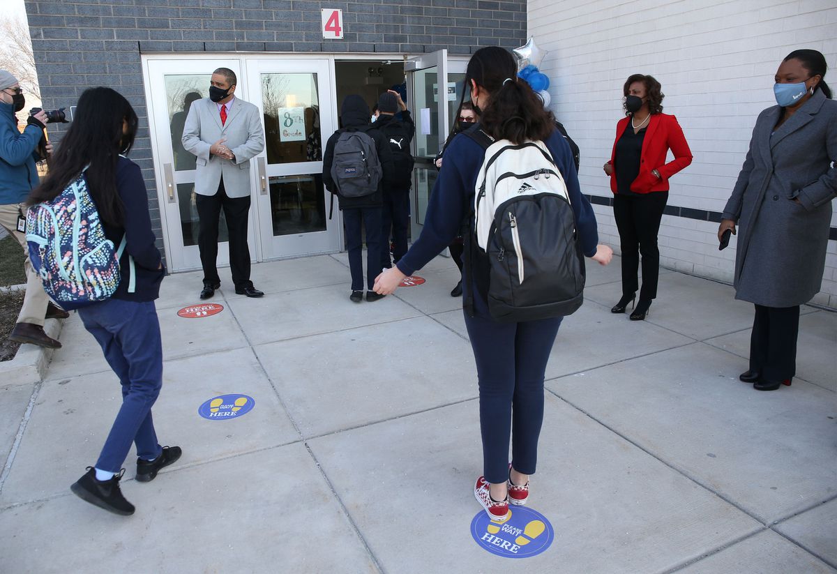 CPS high school staff will refuse in-person work starting
Wednesday without movement toward a reopening agreement, teachers
union announces 1
