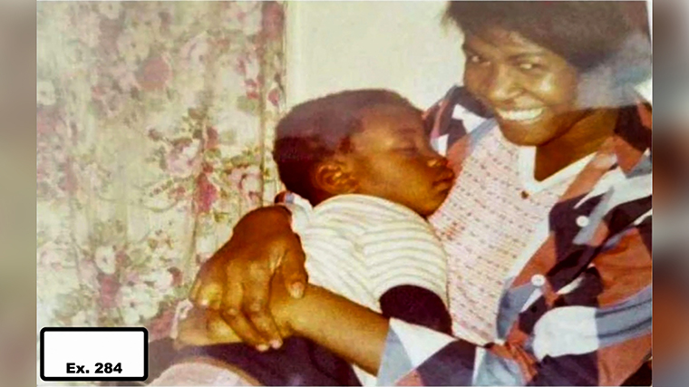 George Floyd was a 'big mama's boy,' his brother
says 1