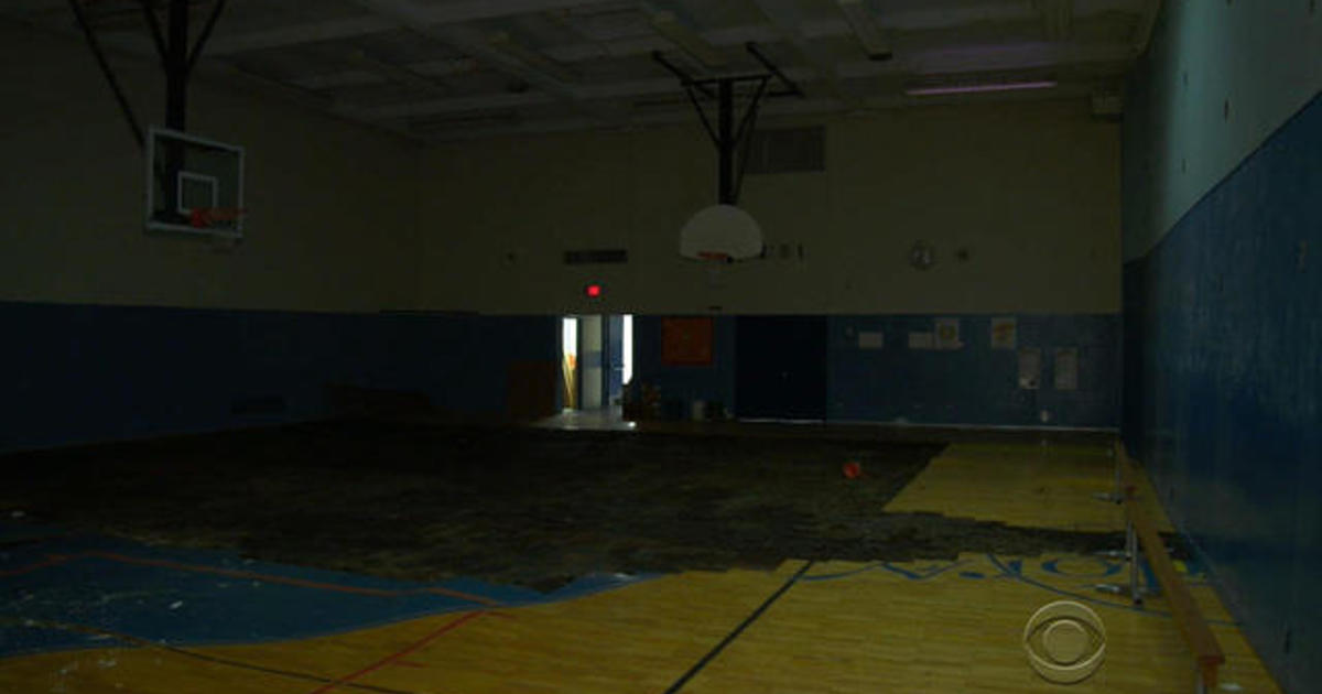 Detroit teachers sick out to protest school
conditions 1