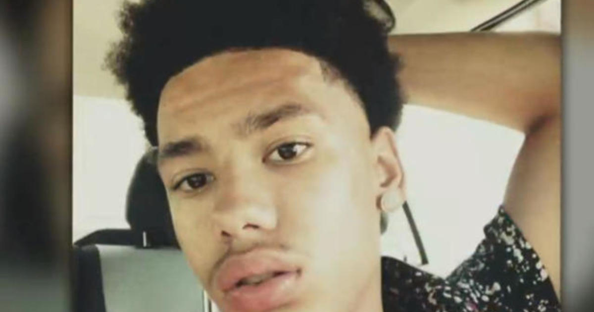 Police chief and officer who fatally shot Daunte Wright
resign 1