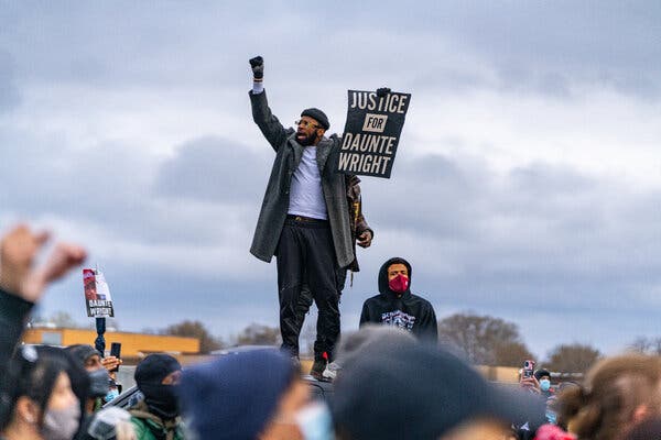 Police Officer Who Shot and Killed Daunte Wright Was
Training Others 1