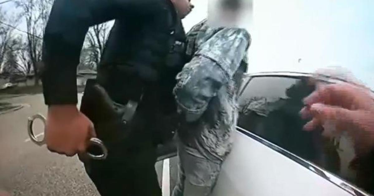 Officer, police chief involved in Daunte Wright shooting
resign as protests continue for third night 1