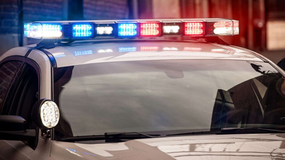 Officer shot multiple times at traffic stop, suspects at
large 1