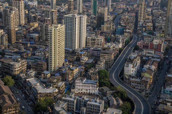 In India, a Second Wave of Covid-19 Prompts a New
Exodus 1
