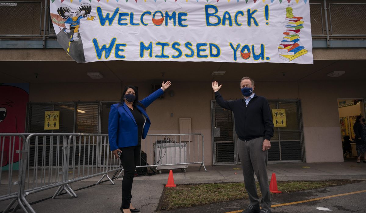 Newsom pushes school reopening as many districts
resist 1