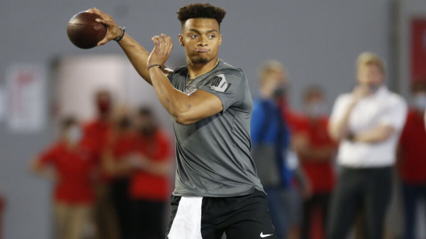 Here's which Patriots front office members attended Justin
Fields' pro day 1