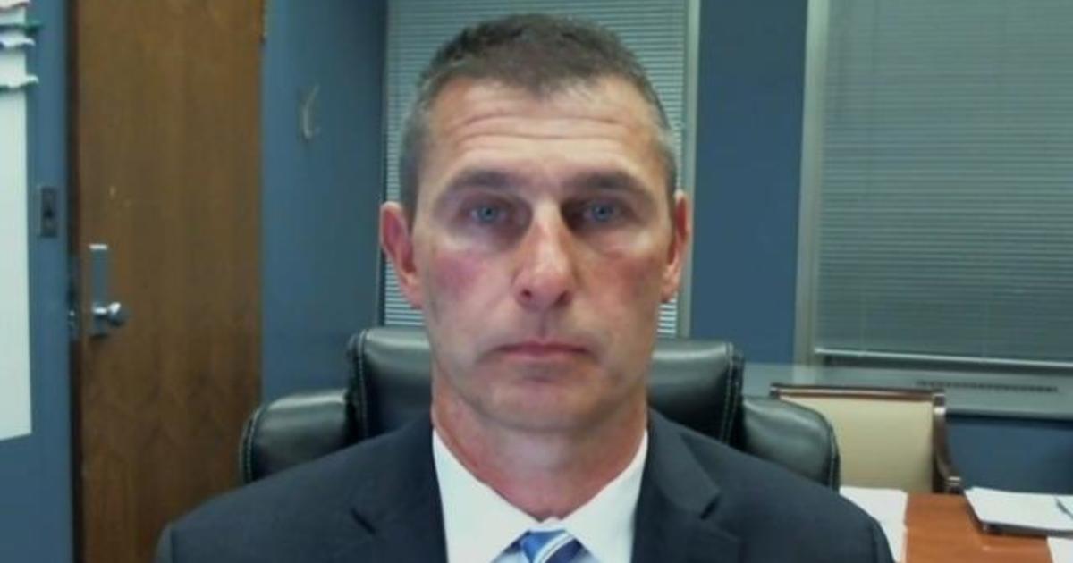 Gunman who opened fire at Indianapolis FedEx facility likely
used rifle, official says 1