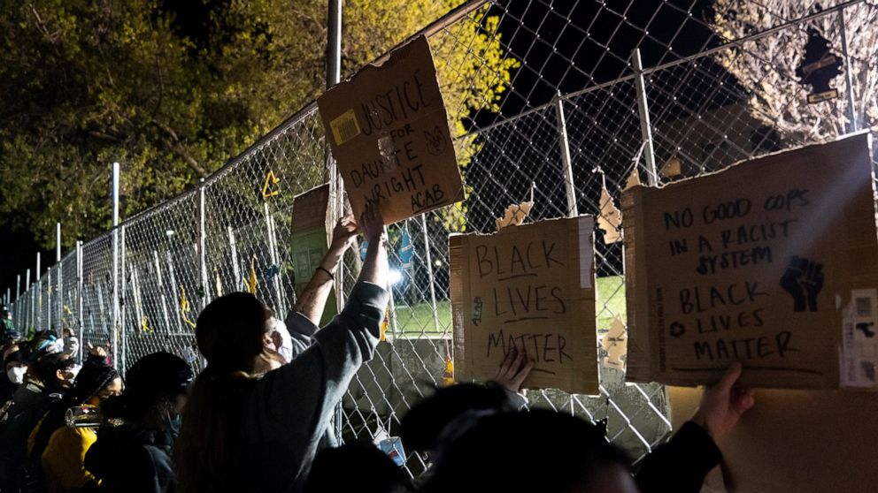 Journalists settle suit over mistreatment covering
protests 1