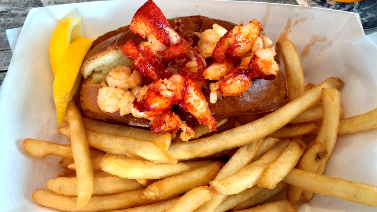 DJ's Clam Shack opens 3rd Long Island location, in
Huntington 1