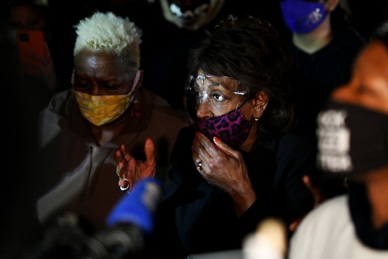 Ted Cruz Says Democrats 'Actively Encouraging Riots
& Violence' After Maxine Waters Comments 1