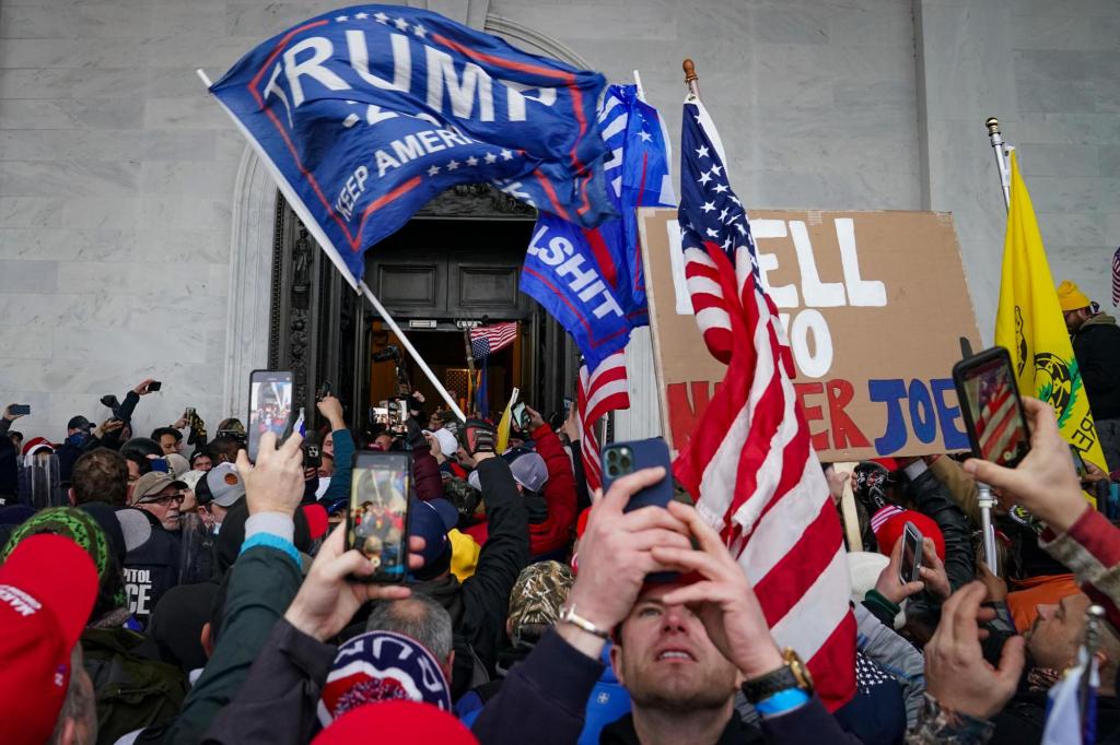 Some Jan. 6 defendants try to use journalism as U.S. Capitol
riot defense 1