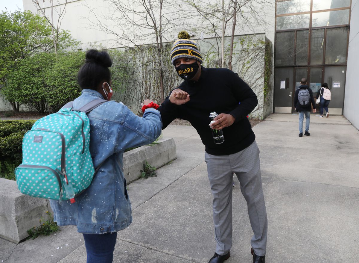 Jitters, excitement and elbow bumps as CPS high schools
reopen after 13-month shutdown: ‘This is long overdue — the first
day of school in April’ 1 Jitters, excitement and elbow bumps as CPS high schools
reopen after 13-month shutdown: ‘This is long overdue — the first
day of school in April’ 1