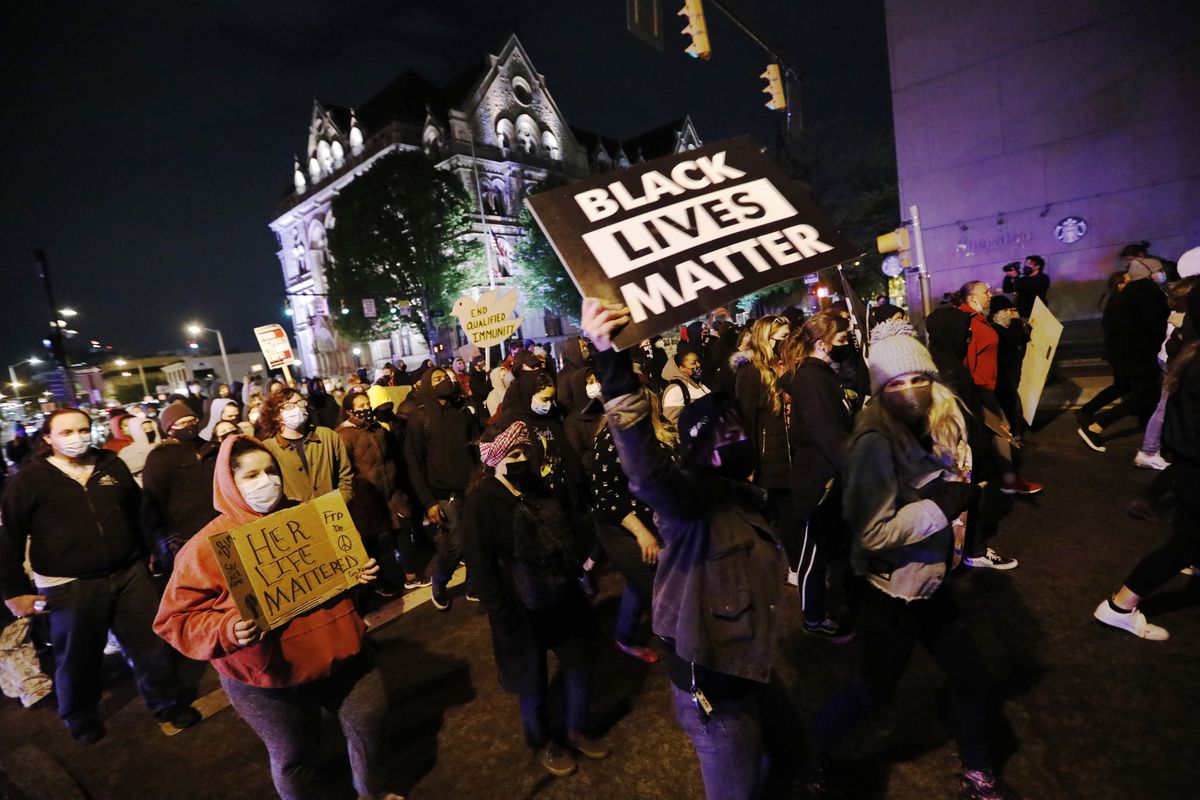 Protesters gather outside Columbus police headquarters after
cop fatally shoots Black teen 1 Protesters gather outside Columbus police headquarters after
cop fatally shoots Black teen 1