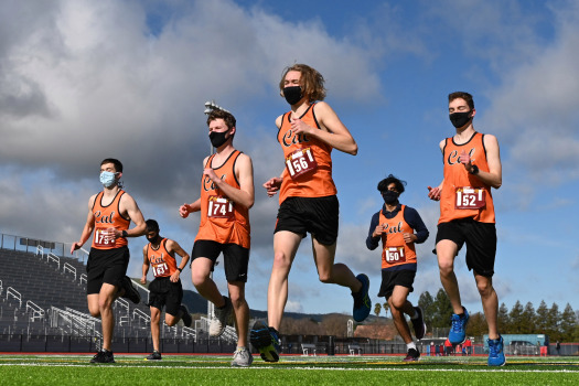 COVID: When can we stop wearing masks outdoors? 1