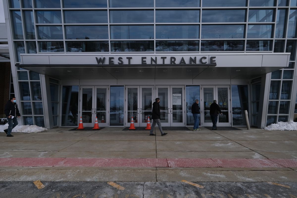 Matteson, Tinley Park mass COVID-19 vaccination sites start
accepting walk-ins 1 Matteson, Tinley Park mass COVID-19 vaccination sites start
accepting walk-ins 1