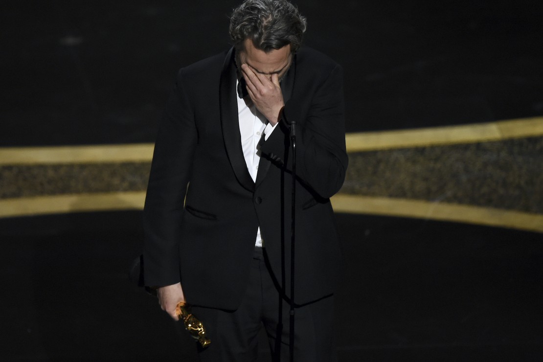 Oscars Attendees Must Wear Masks... But Only
Off-Camera 1