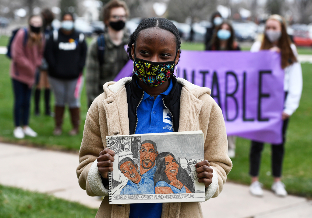 9½ minutes of silence as Denver students weigh impact of
conviction in George Floyd’s murder 1