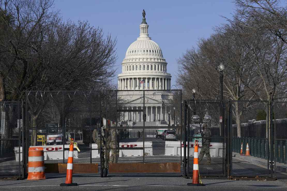 BREAKING: U.S. Capitol on Lockdown Due to 'External Security
Threat,' Reports of Gunfire 1