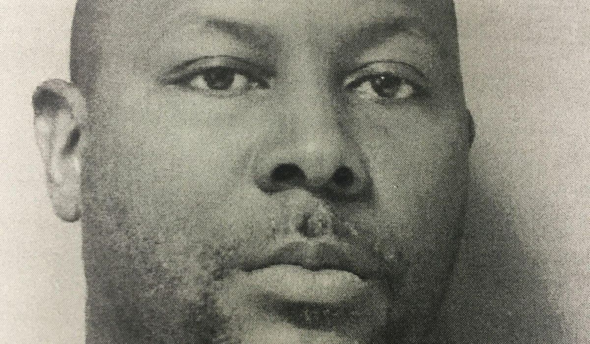 Police video shows officer using stun gun on handcuffed
man 1