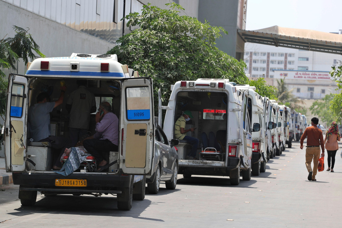 Fire at hospital in India leaves 13 COVID-19 patients
dead 1