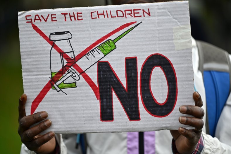 'Masks are Child Abuse:' Anti-Maskers Target Kids Outside
Elementary School 1