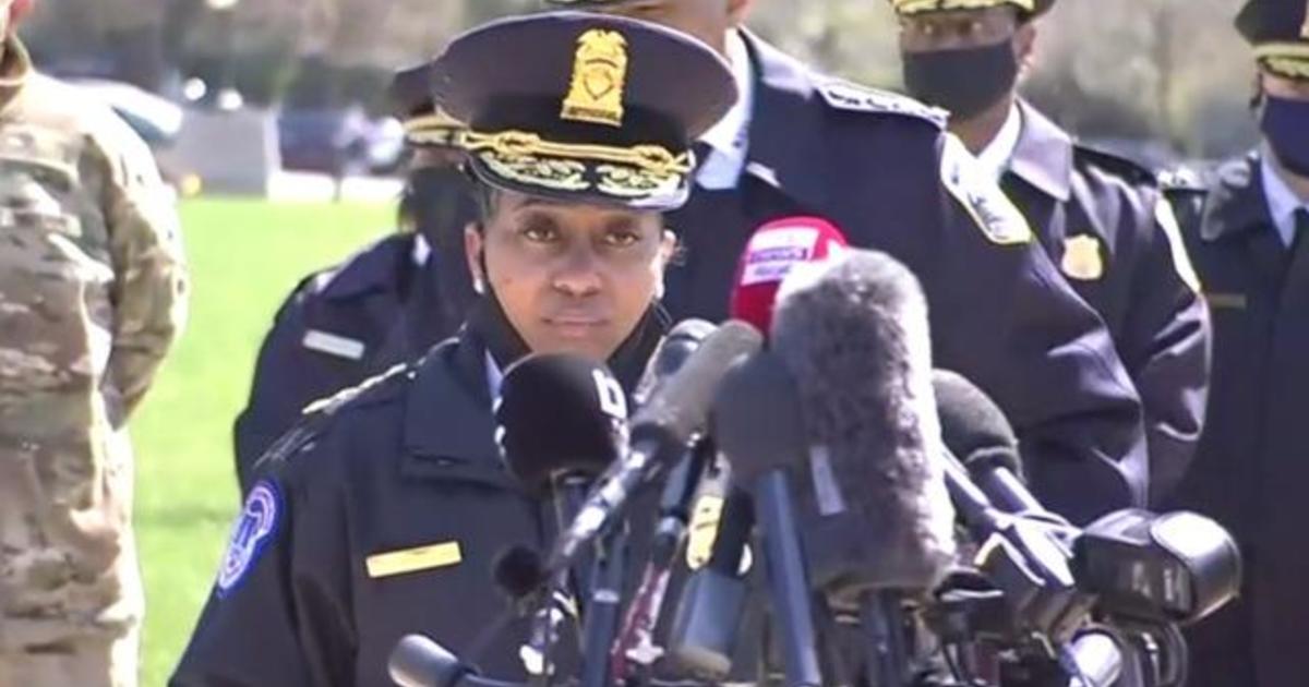 Capitol Police say 1 officer killed, 1 injured when car rams
barricade 1